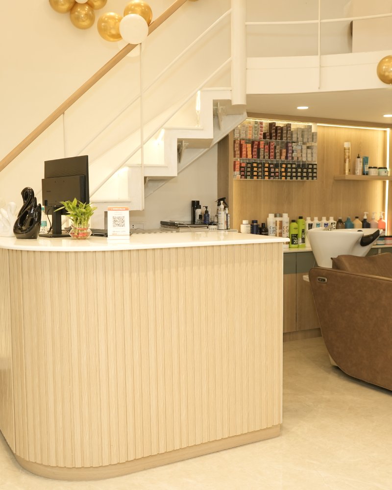 Luxury interior of Mi Amor Unisex Salon Powai